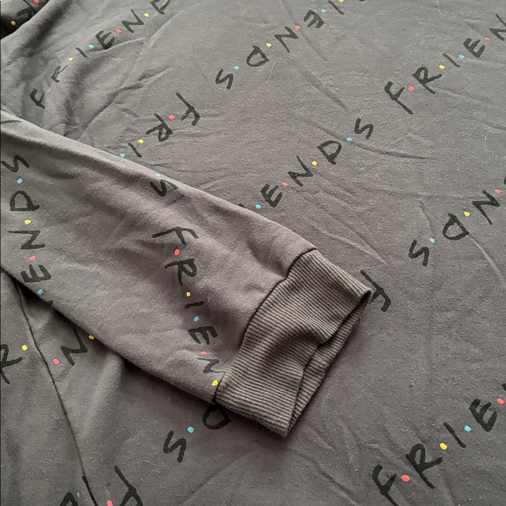 Friends Pajama Lounge Sleep Top All Over Friends Print Long Sleeve Gray 3X - Picture 2 of 7